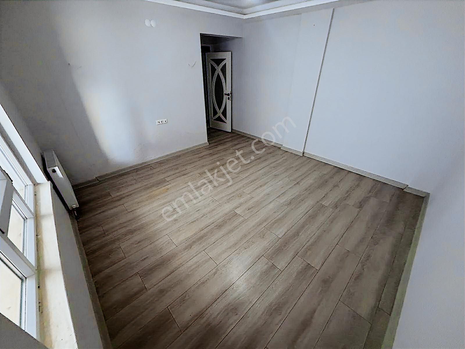 Yenikent Fevzi Çakmak Mh'de Asansörlü 1.arakat Geniş Balkon 3+1 - Görsel 15