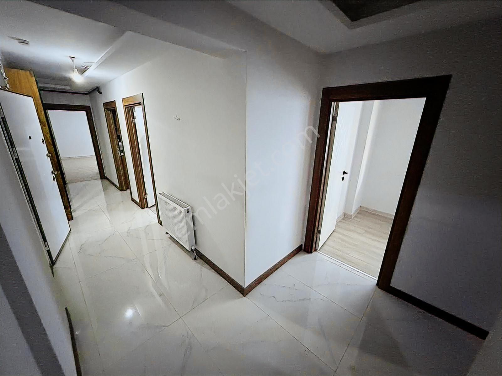 Yenikent Fevzi Çakmak Mh'de Asansörlü 1.arakat Geniş Balkon 3+1 - Görsel 32