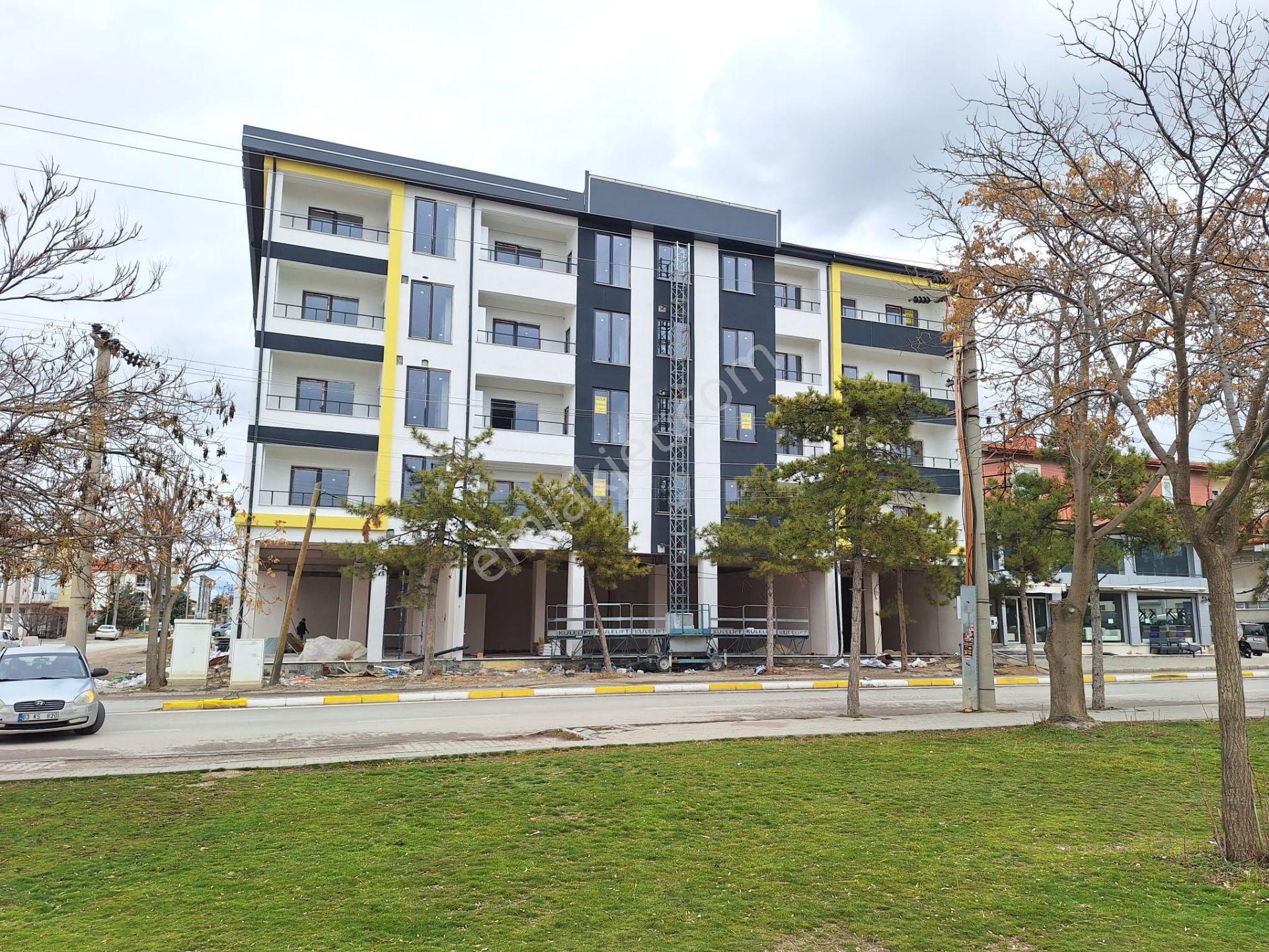 Yaman'dan Bolvadin Yenice Mah. Satılık Sıfır Dükkan(568 M²) - Görsel 2