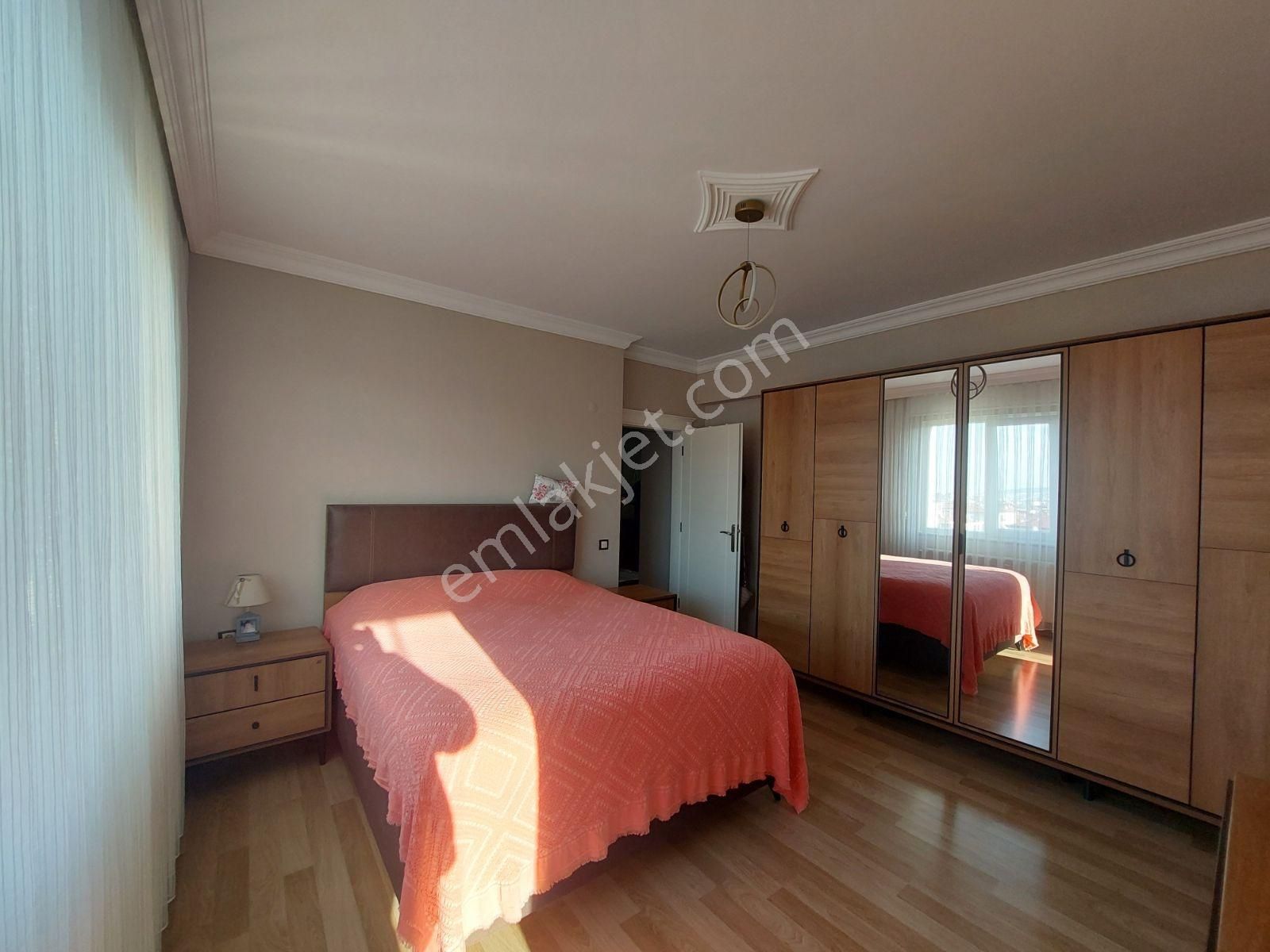 Atakum'da Muhteşem Konumda Site İçerisinde 3+1 Satılık Daire! - Görsel 24