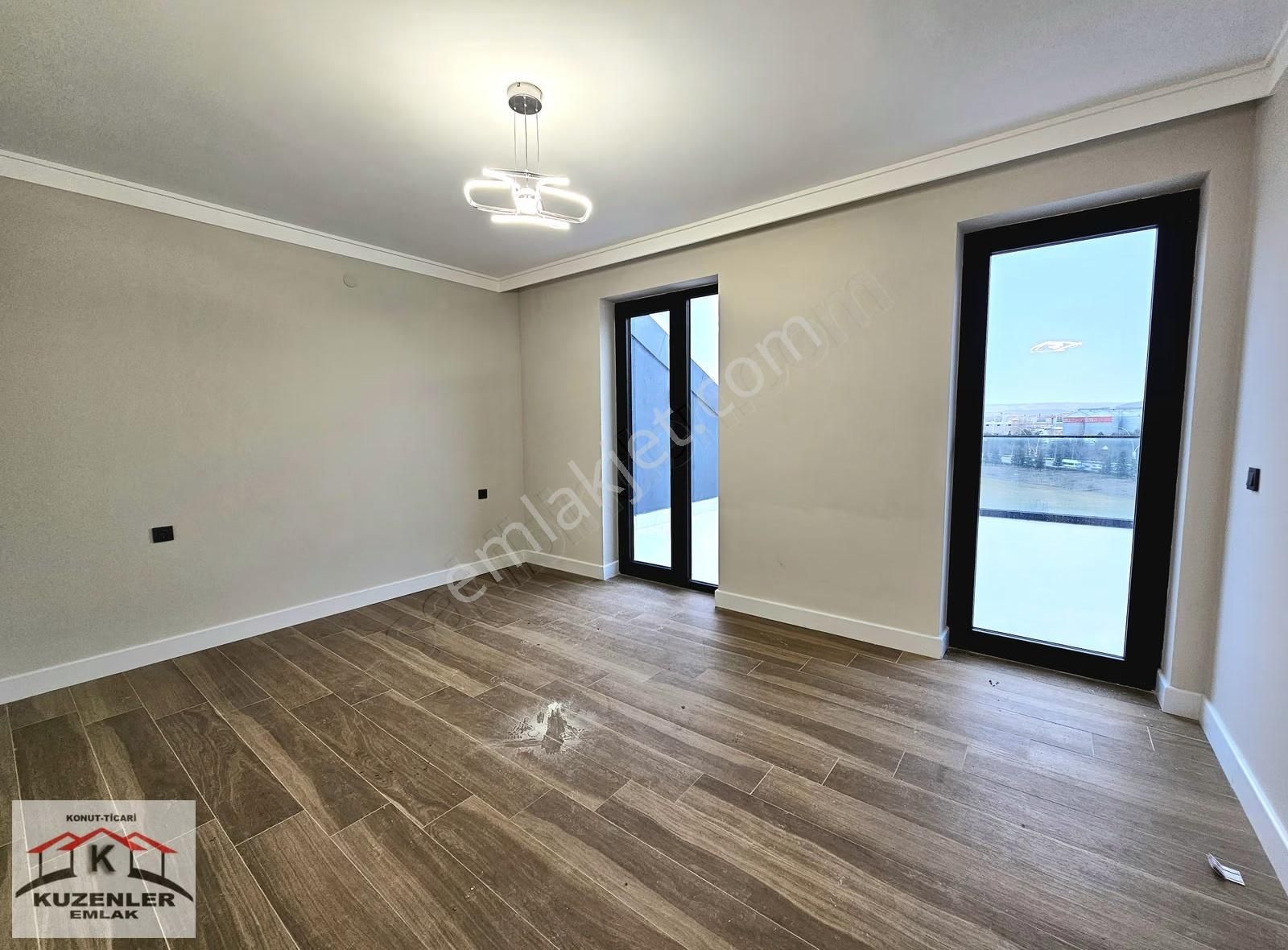 Pineta Sitesi_7/24 Güvenlikli Özel Garajlı Yüksek Kredili Villa - Görsel 6