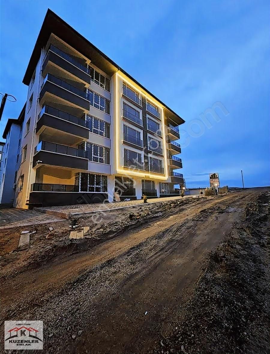 Kuzenler'den Altınova Merkezde Sıfır Binada 3.kat Lüks 3+1 125m2