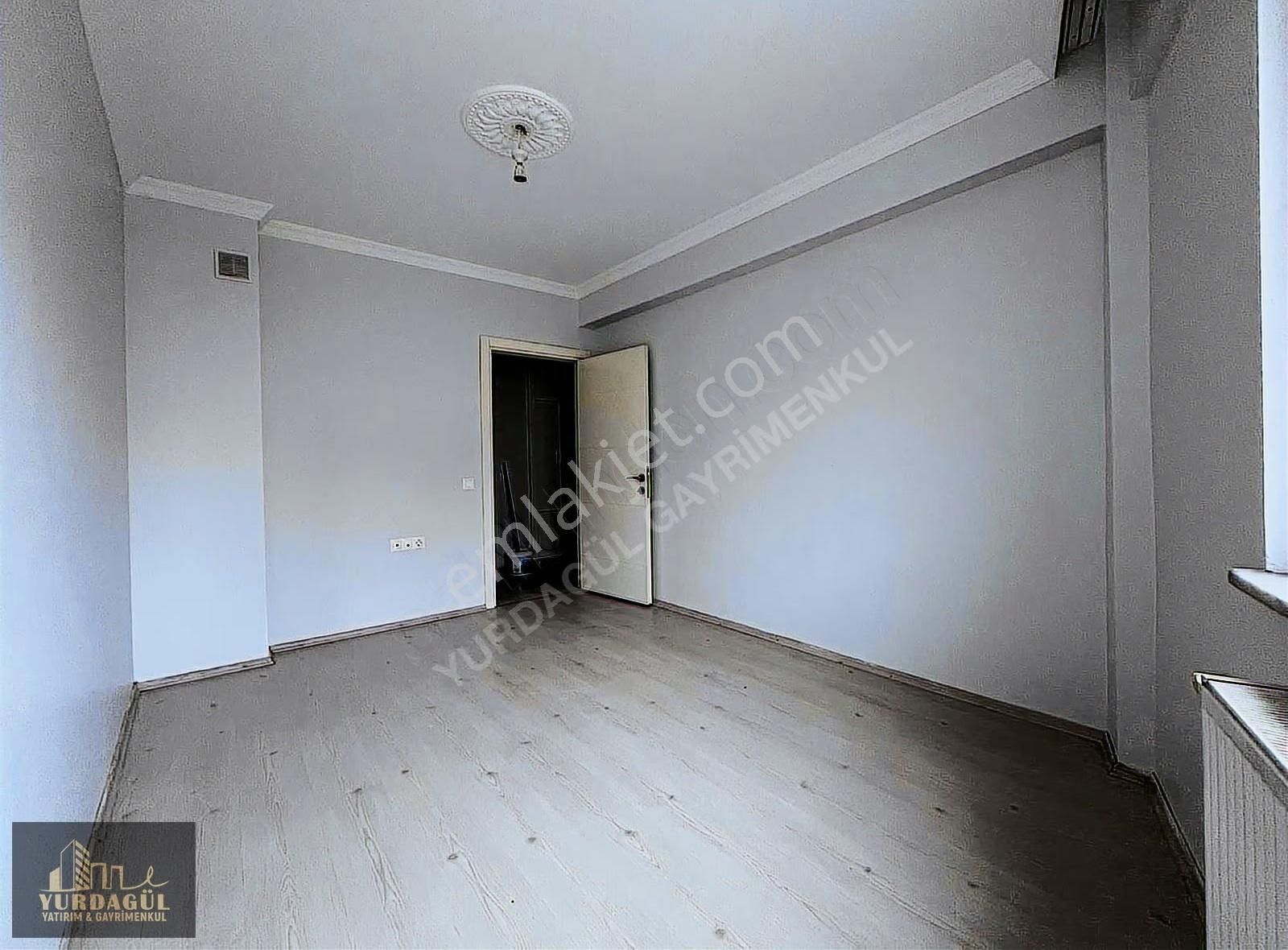 Yurdagül'den Çamlıca'da Cadde Üzeri Bakımlı Arakat 2+1 90m2 - Görsel 17