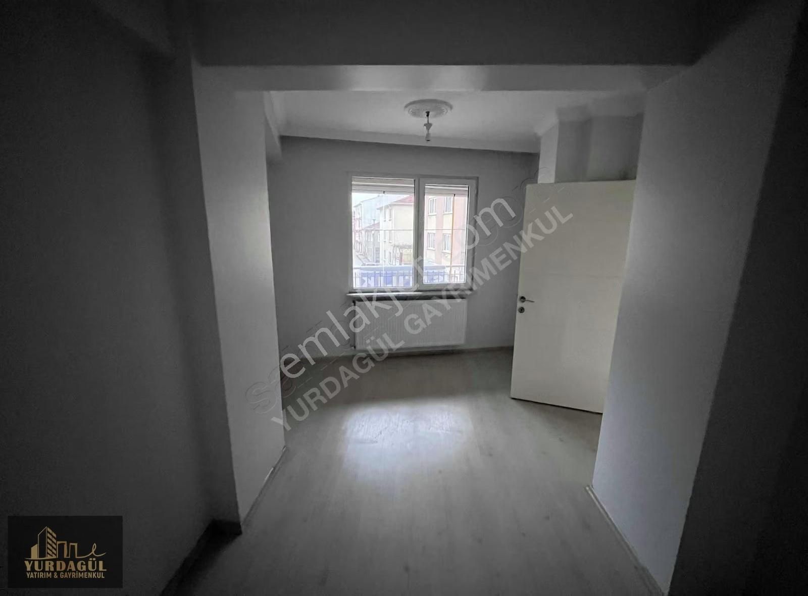 Yurdagül'den Çamlıca'da Cadde Üzeri Bakımlı Arakat 2+1 90m2 - Görsel 13