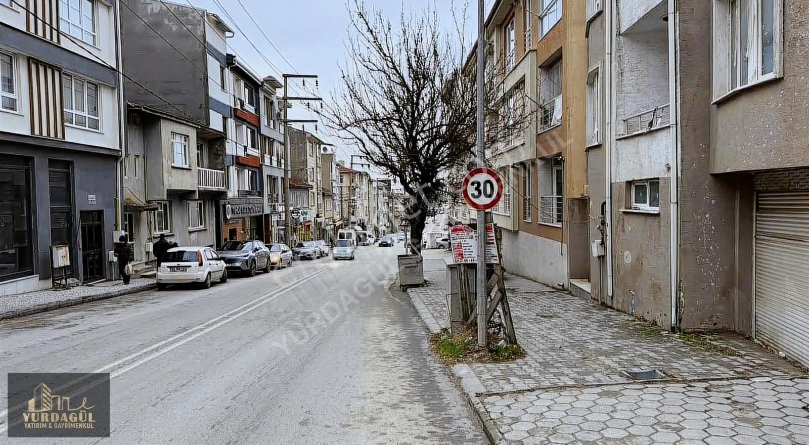 Yurdagül'den Çamlıca'da Cadde Üzeri Bakımlı Arakat 2+1 90m2 - Görsel 8