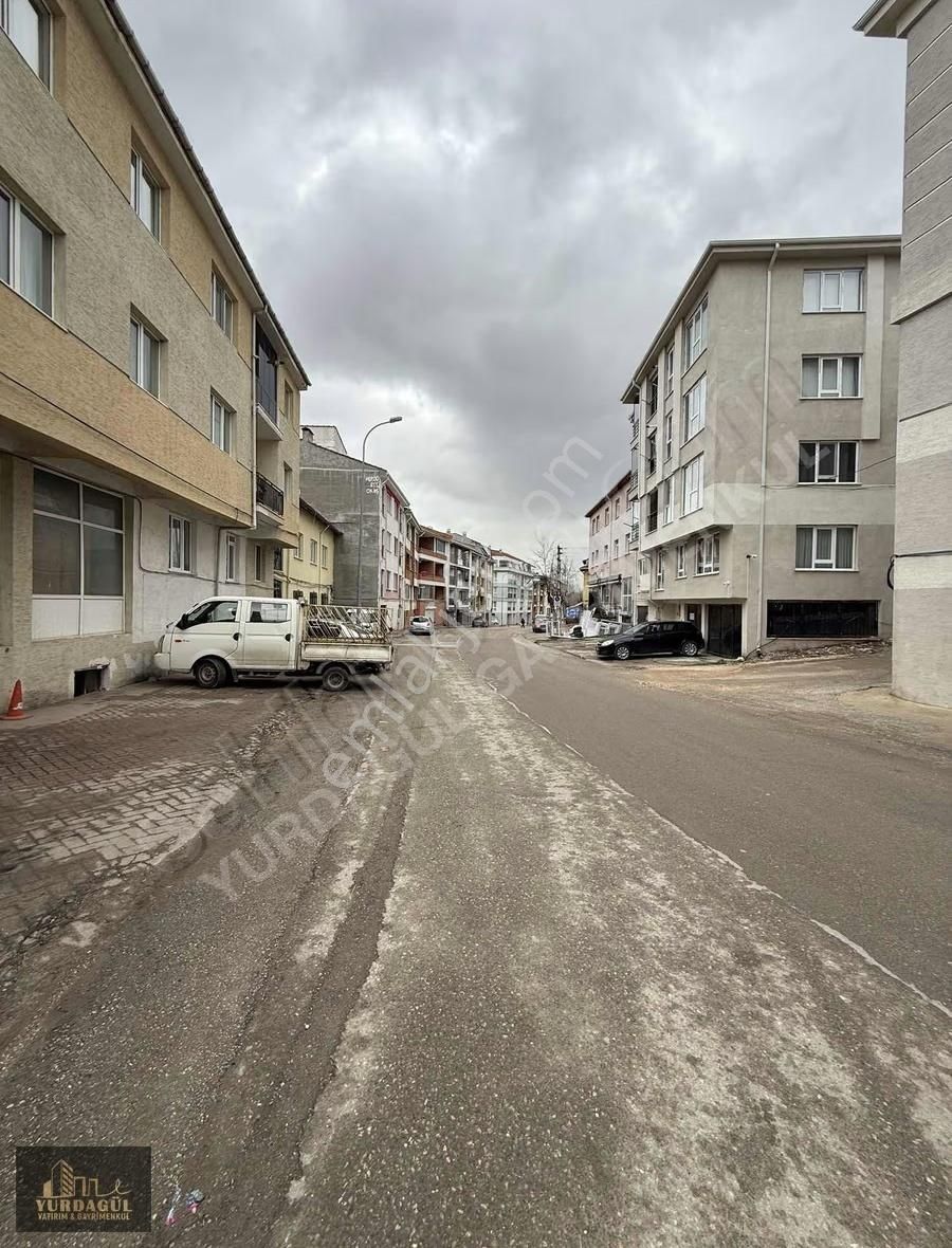 Büyükdere'de Yenişen Sokak'da Asansörlü,geniş,çift Cepheli 2+1 - Görsel 24