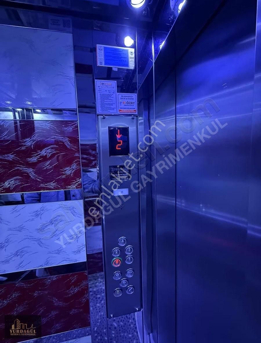 Büyükdere'de Yenişen Sokak'da Asansörlü,geniş,çift Cepheli 2+1 - Görsel 8