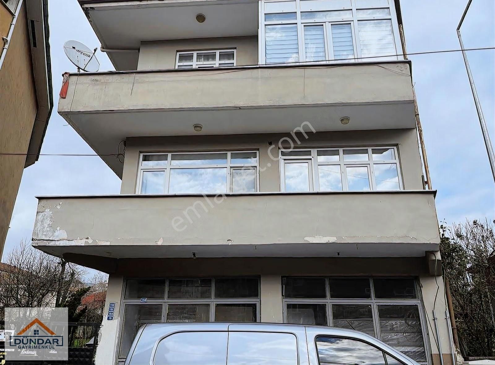 Dündar Gayrimenkul'den Hendek Merkezde Kiralık Eşyalı Daire