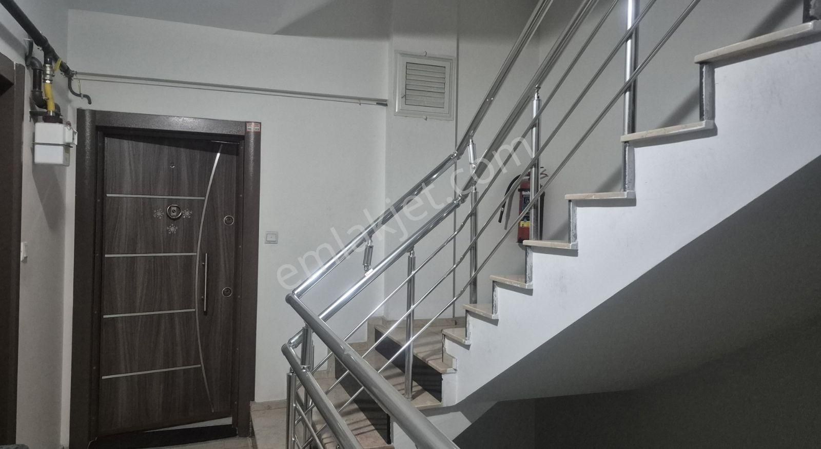 Bayraklı Çiçek Mahallesinde Satılık 2+1 Daire - Görsel 6