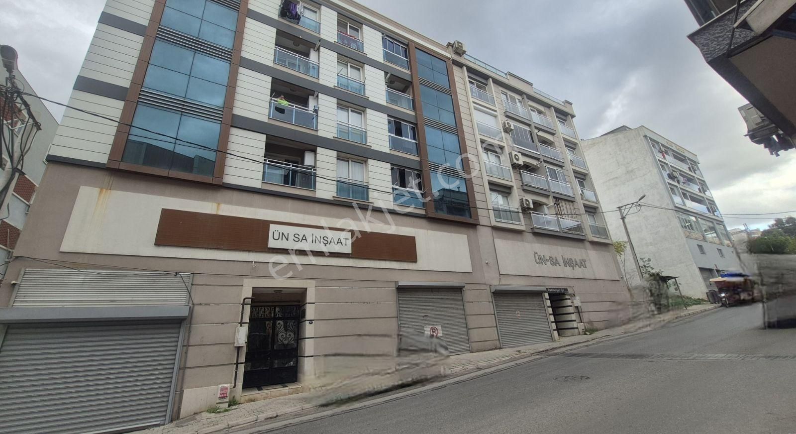 Bayraklı Çiçek Mahallesinde Satılık 2+1 Daire