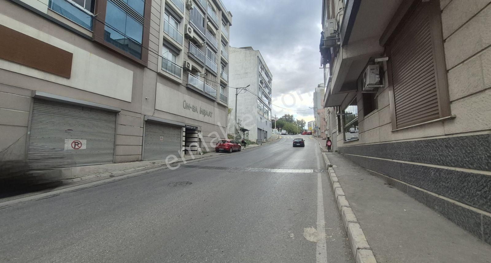 Bayraklı Çiçek Mahallesinde Satılık 2+1 Daire - Görsel 24