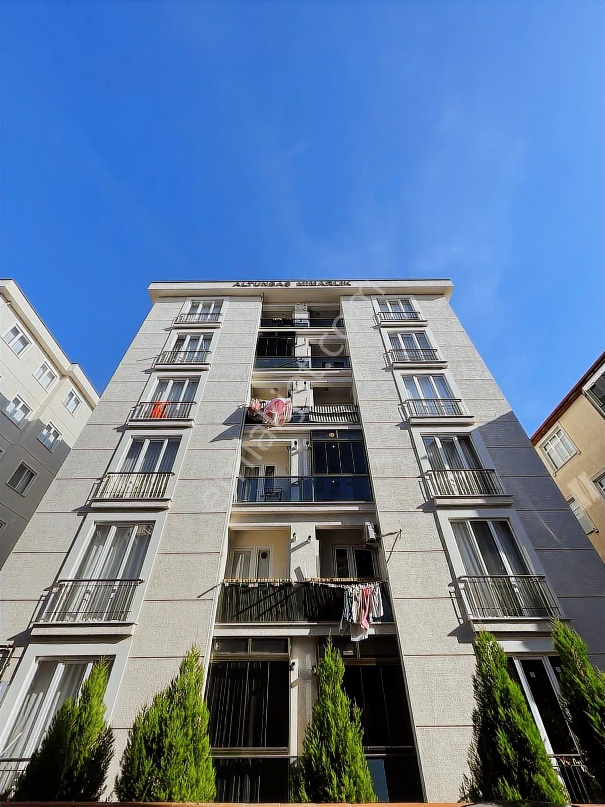 Koru Emlak'tan Satılık 2+1 Krediye Uygun Fırsat Daire