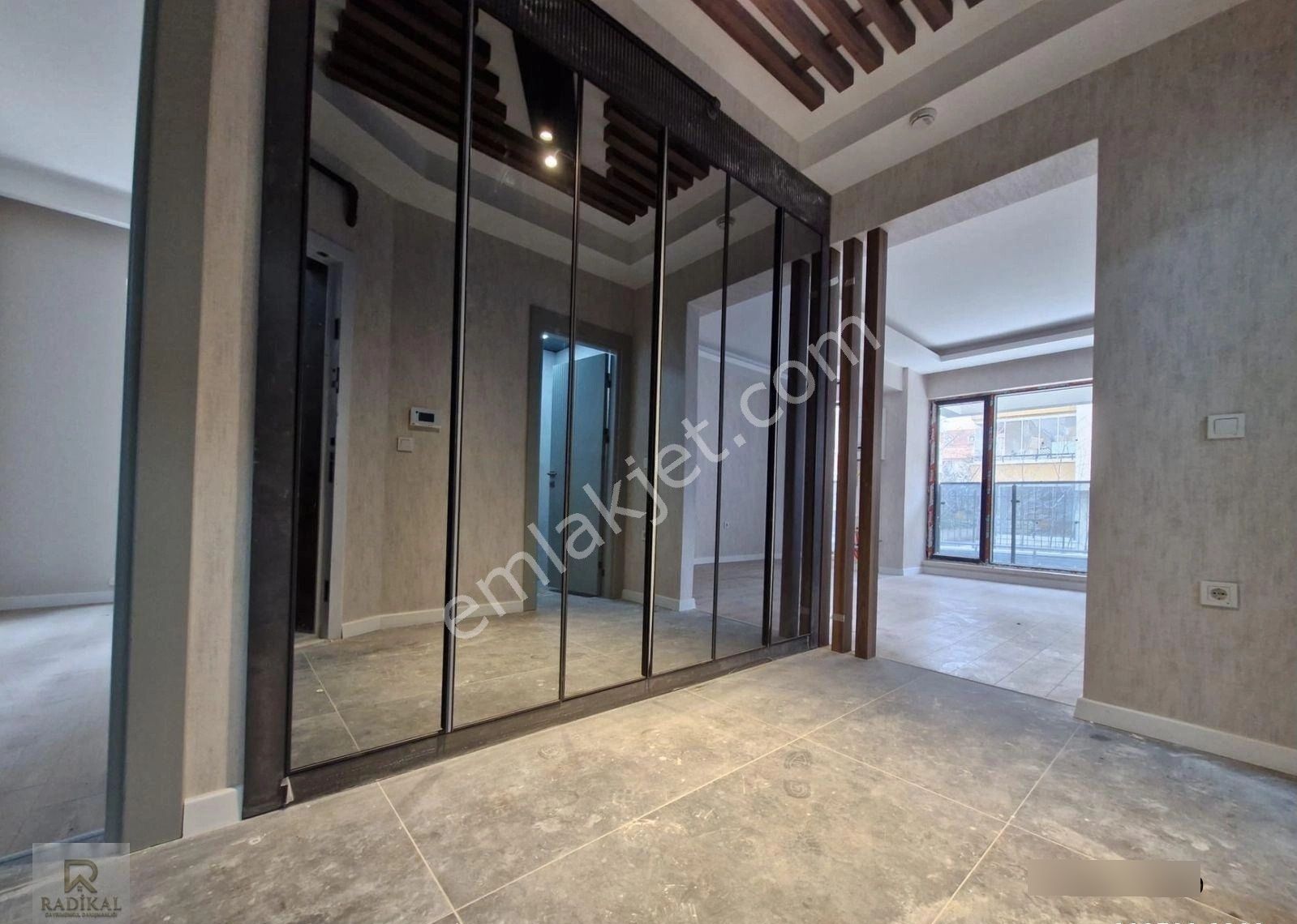 Birlik Mahallesi 493. Cadde Üzeri Sıfır Emsalsiz Kiralık Yüksek Giriş 2+1 Daire .........