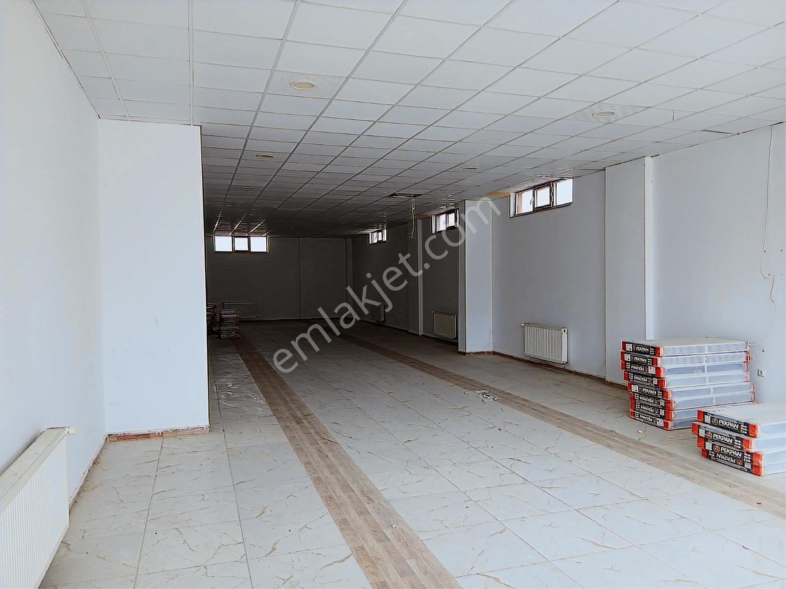 Göztepe Tekel Depoları Karşısı Kiralık Dükkan