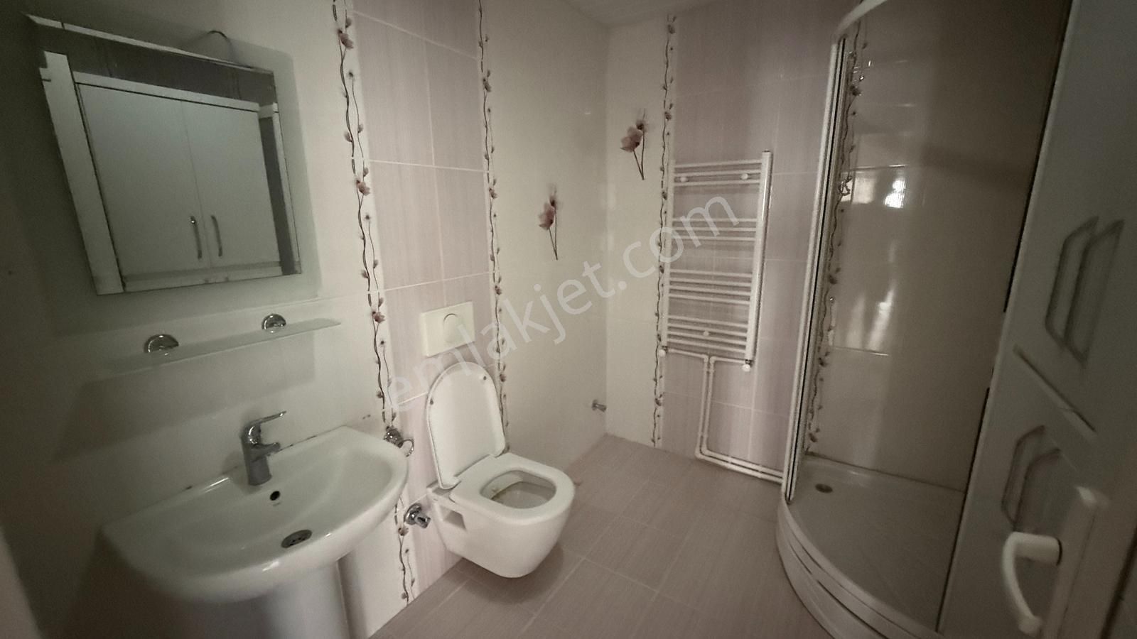 Eşyasız 3+1 Müstakil Binada'da Ara Kat 200m2 Doğalgazlı Daire - Görsel 16