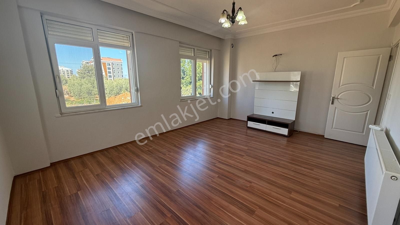 Eşyasız 3+1 Müstakil Binada'da Ara Kat 200m2 Doğalgazlı Daire - Görsel 12