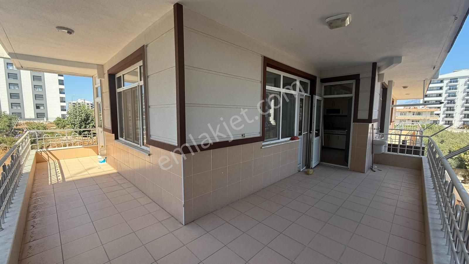 Eşyasız 3+1 Müstakil Binada'da Ara Kat 200m2 Doğalgazlı Daire - Görsel 3