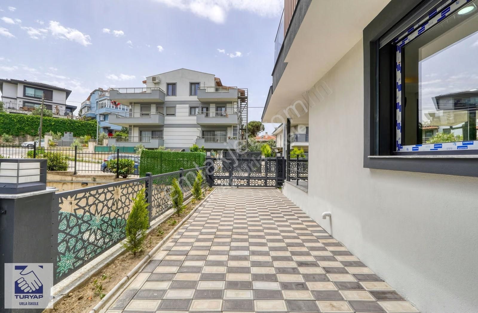Urla İskelede Denize Yürüme Mesafesinde - Görsel 14