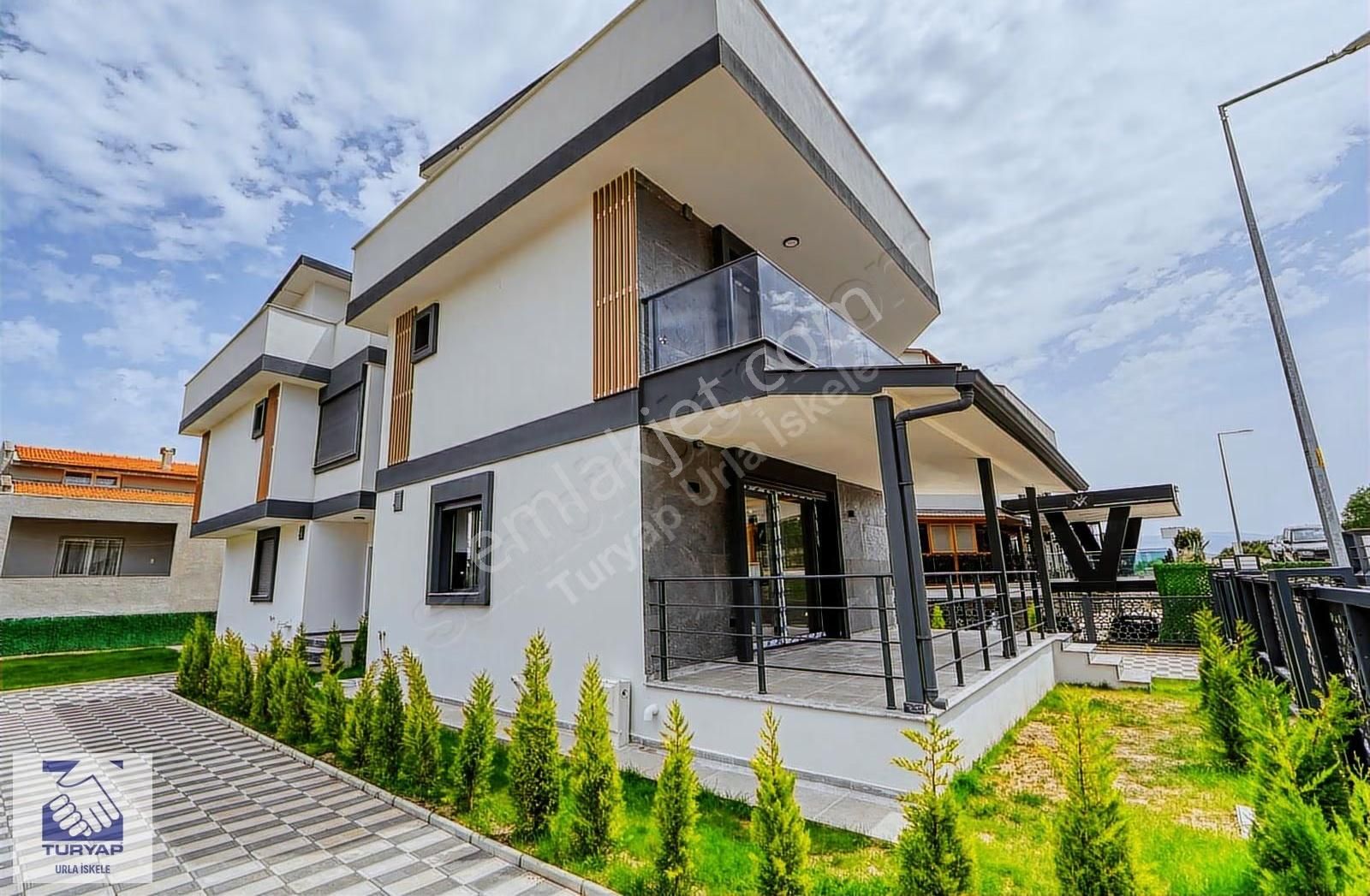Urla İskelede Denize Yürüme Mesafesinde - Görsel 11