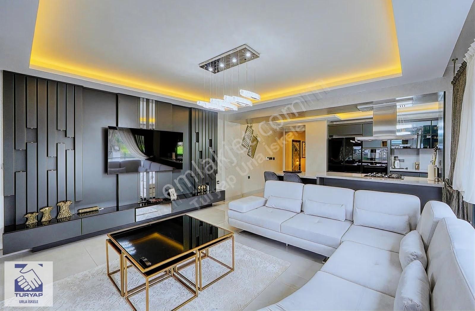 Urla İskelede Müstakil Havuzlu Villa - Görsel 9