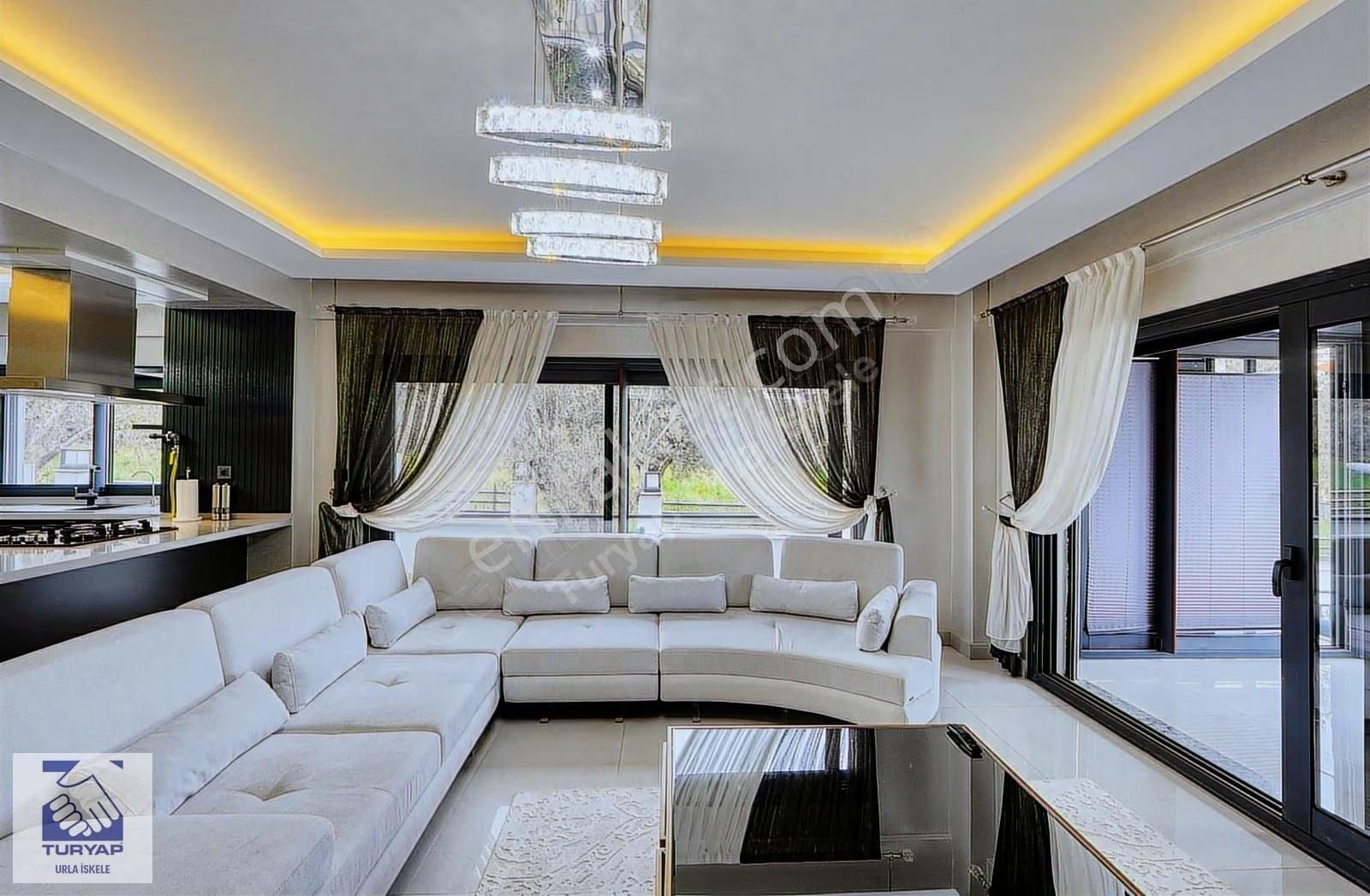 Urla İskelede Müstakil Havuzlu Villa - Görsel 18