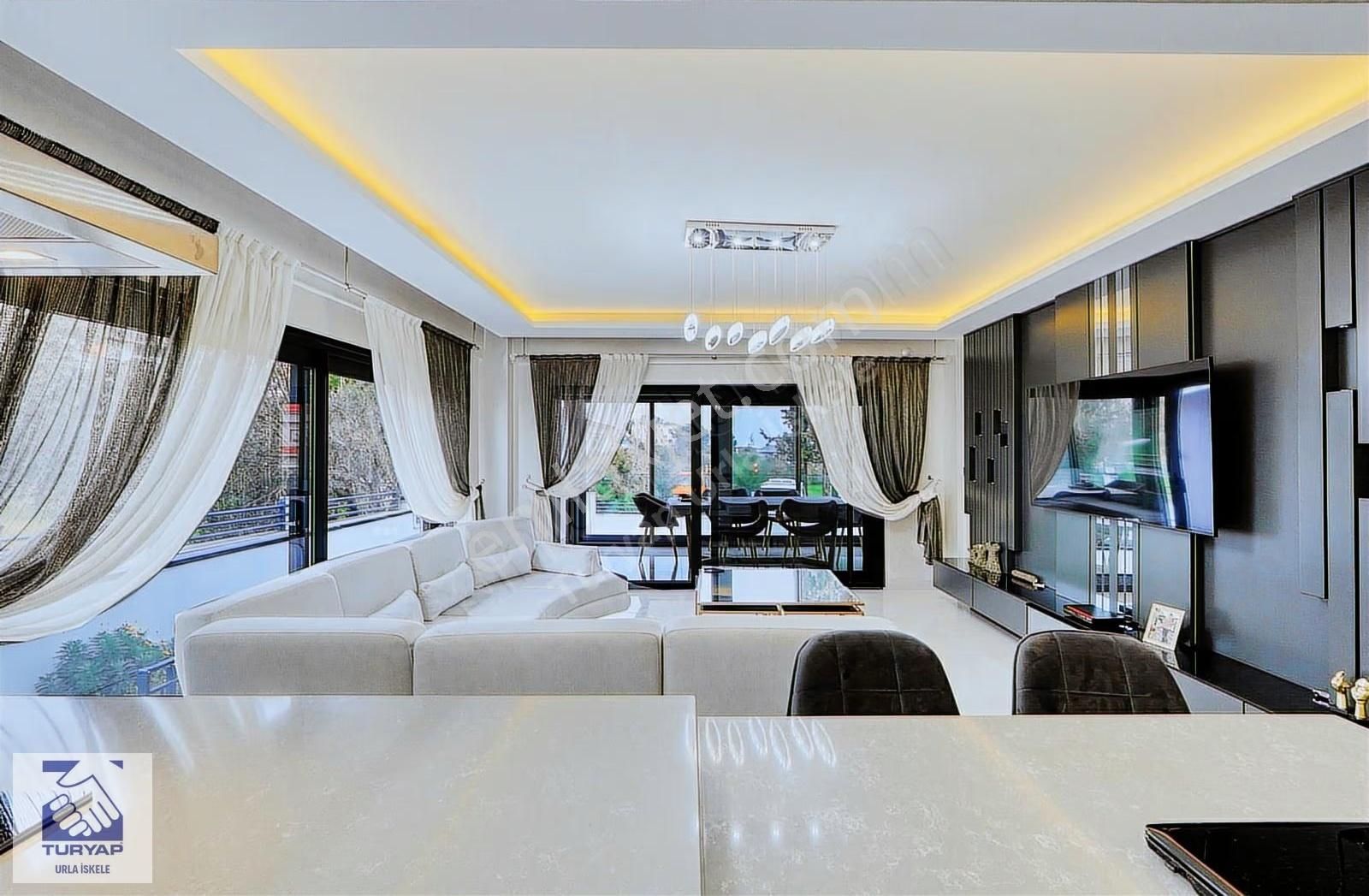 Urla İskelede Müstakil Havuzlu Villa - Görsel 13