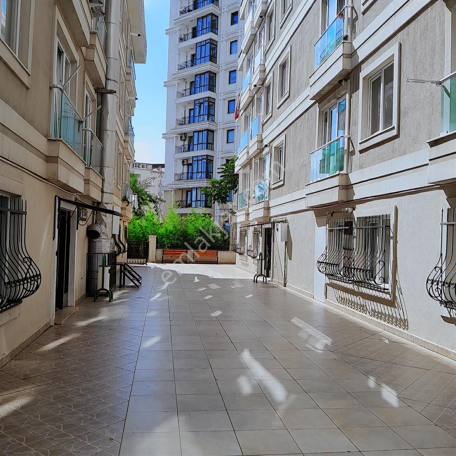 Ana Caddede Netten 2+1 Satılık Daıre Yuksek Katta 6500.000 Tl - Görsel 2