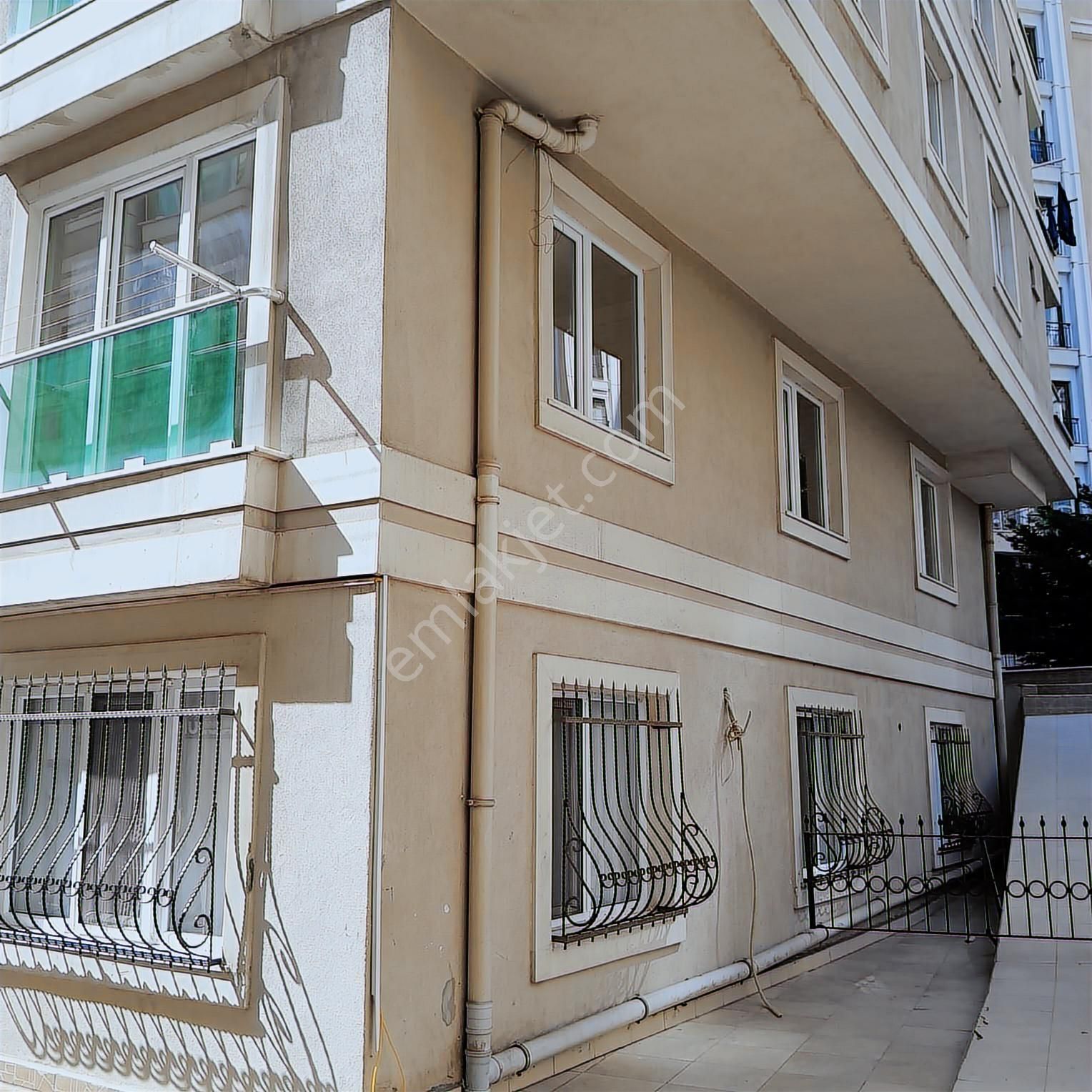 Ana Caddede Netten 2+1 Satılık Daıre Yuksek Katta 6500.000 Tl - Görsel 3