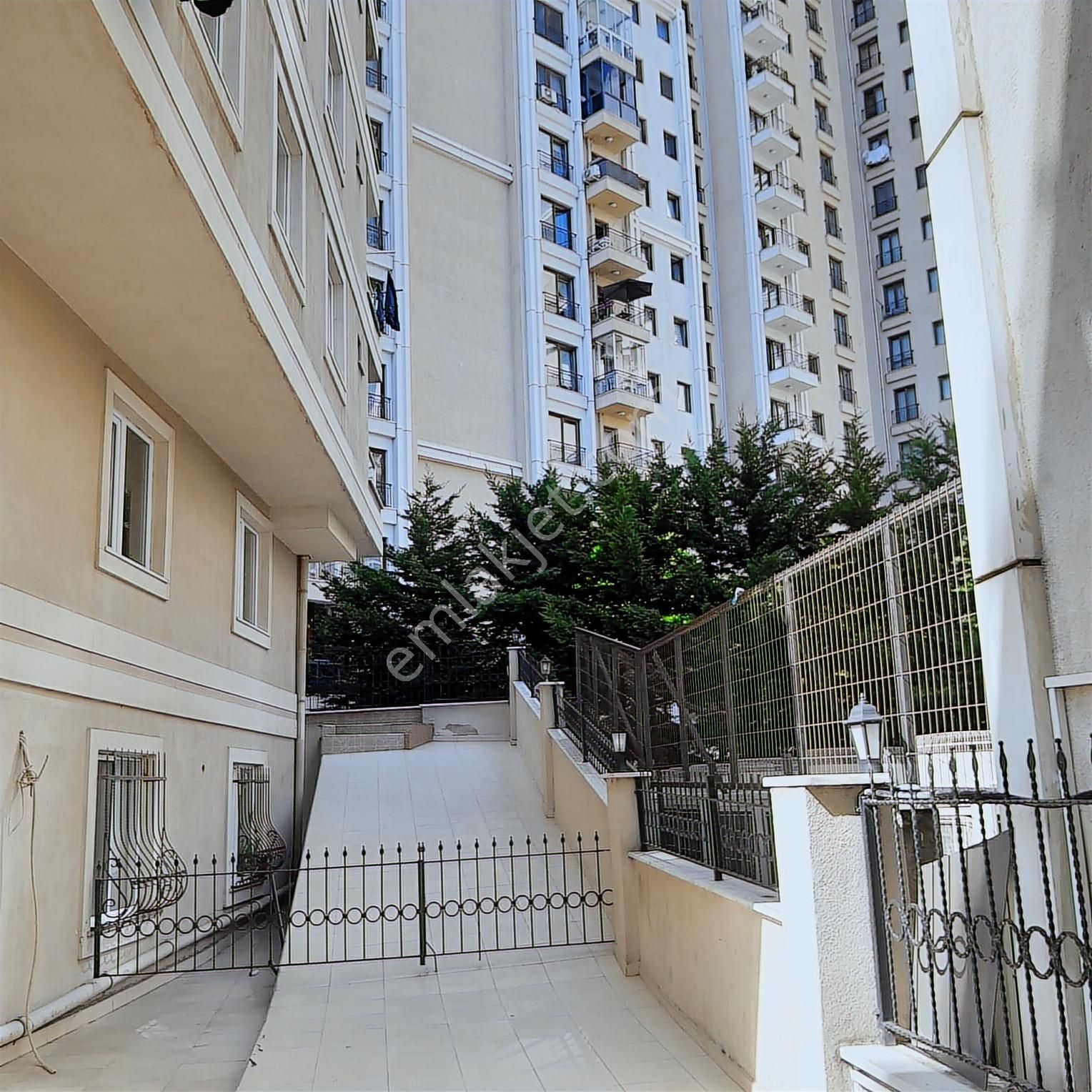 Ana Caddede Netten 2+1 Satılık Daıre Yuksek Katta 6500.000 Tl - Görsel 23