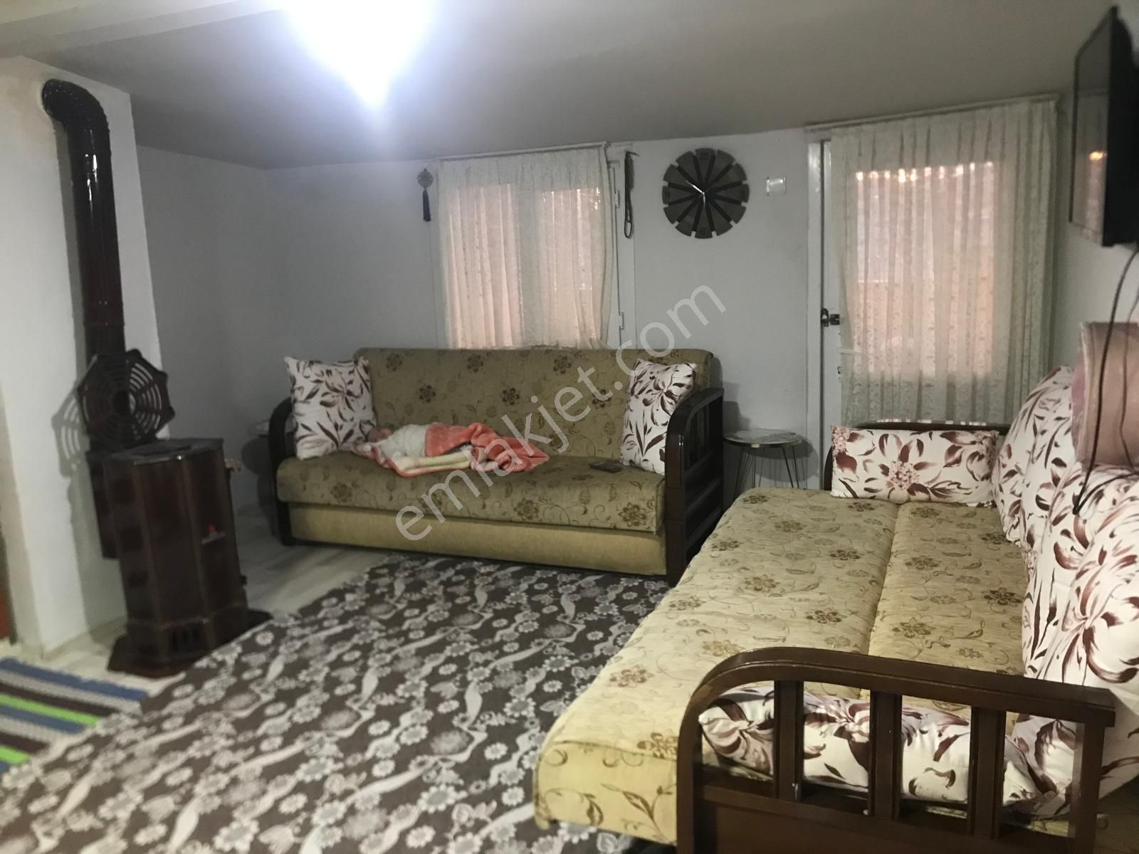 Turgutreıs Mahallesı Satılık Daıre 1+1 70 M2 2500.000 Tl