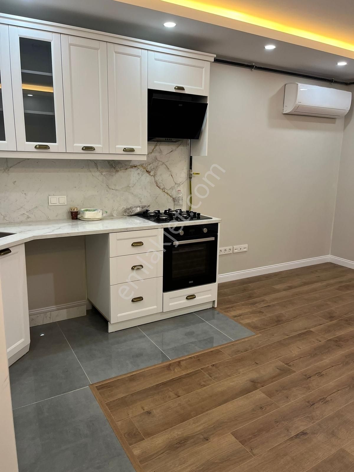 Vatan Caddesi Cepheli 1+1 Satılık Daire 7.500.000 Tl