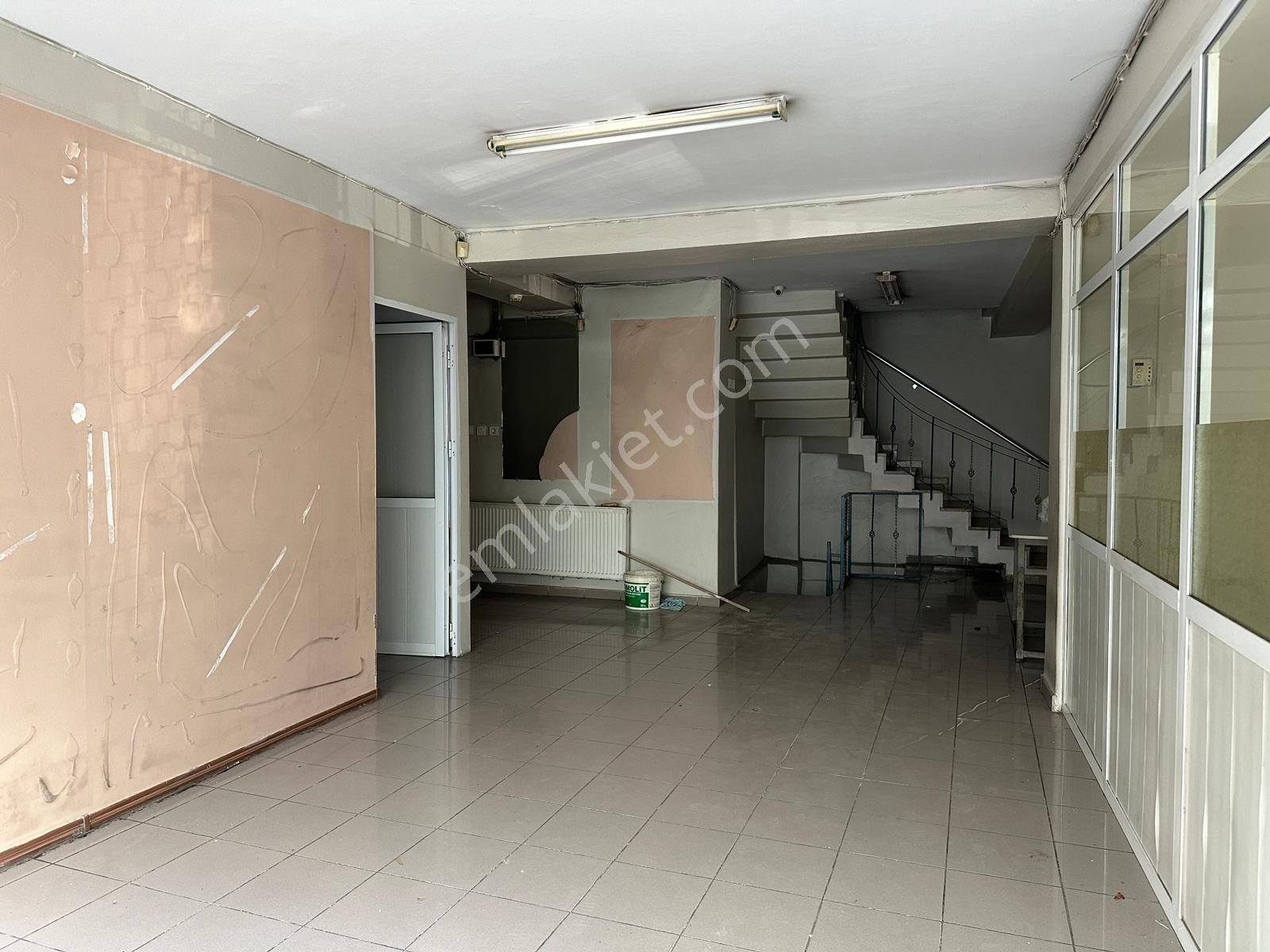 Zeytinburnu Telsız Mhl.köşe Başı Kiralık Magaza 3 Katlı - Görsel 7