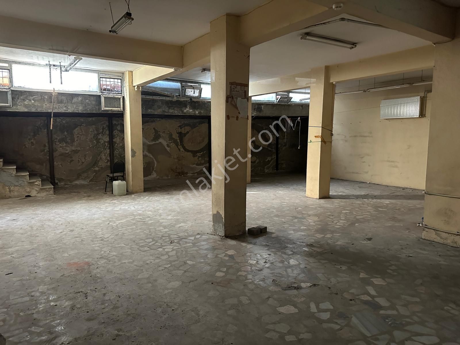Zeytinburnu Telsız Mhl.köşe Başı Kiralık Magaza 3 Katlı - Görsel 13