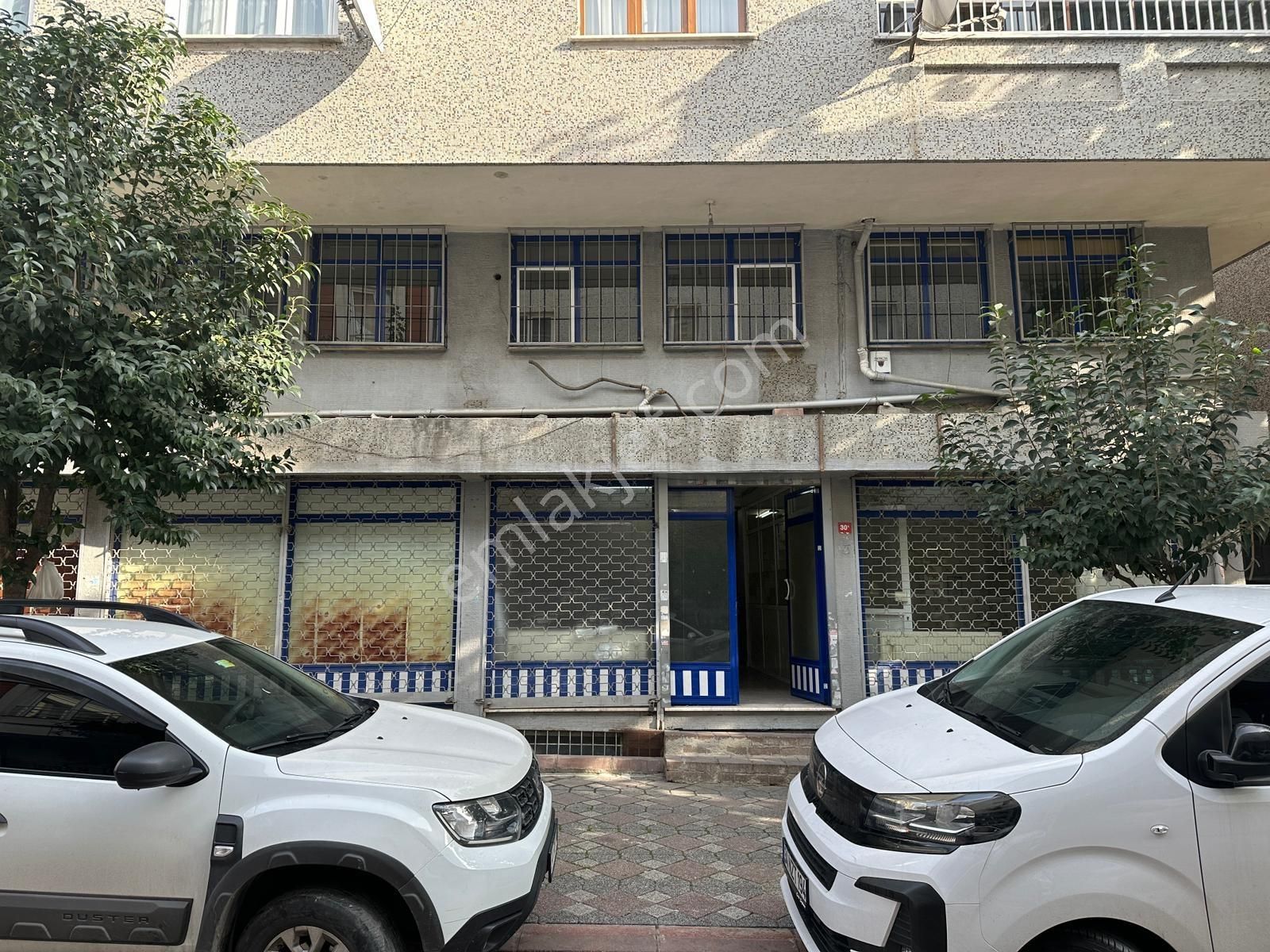 Zeytinburnu Telsız Mhl.köşe Başı Kiralık Magaza 3 Katlı