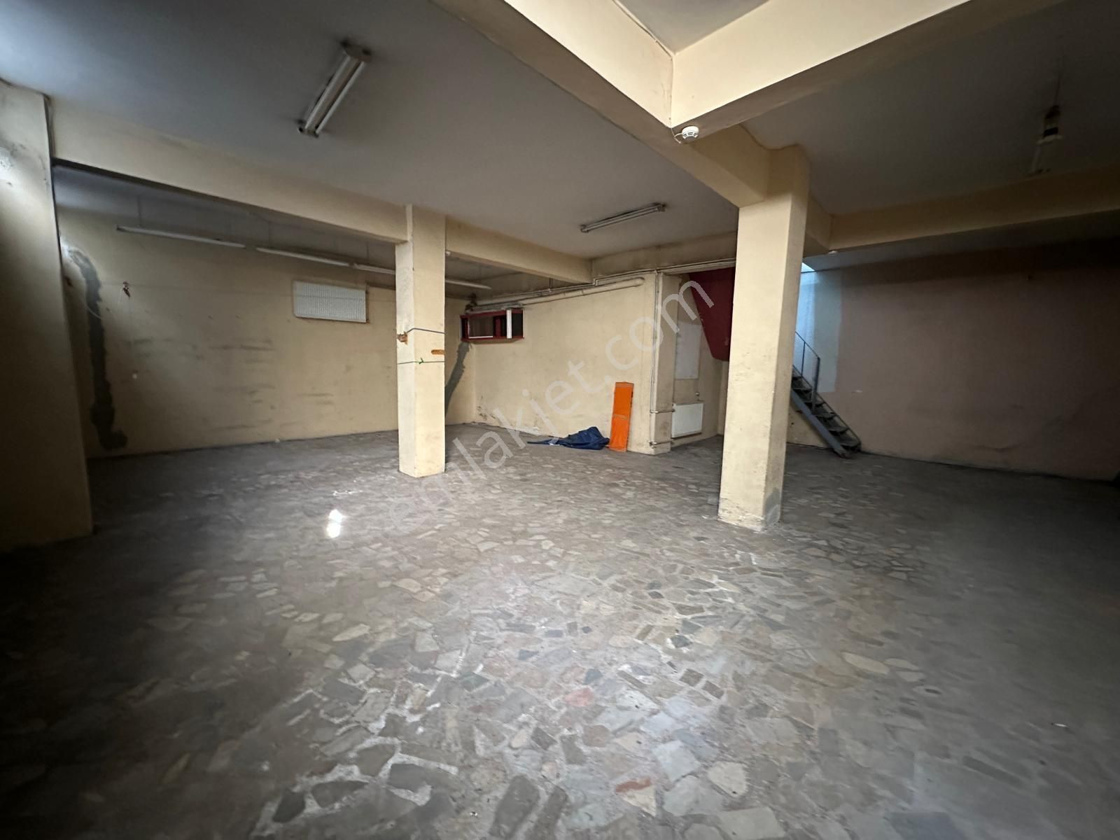 Zeytinburnu Telsız Mhl.köşe Başı Kiralık Magaza 3 Katlı - Görsel 22