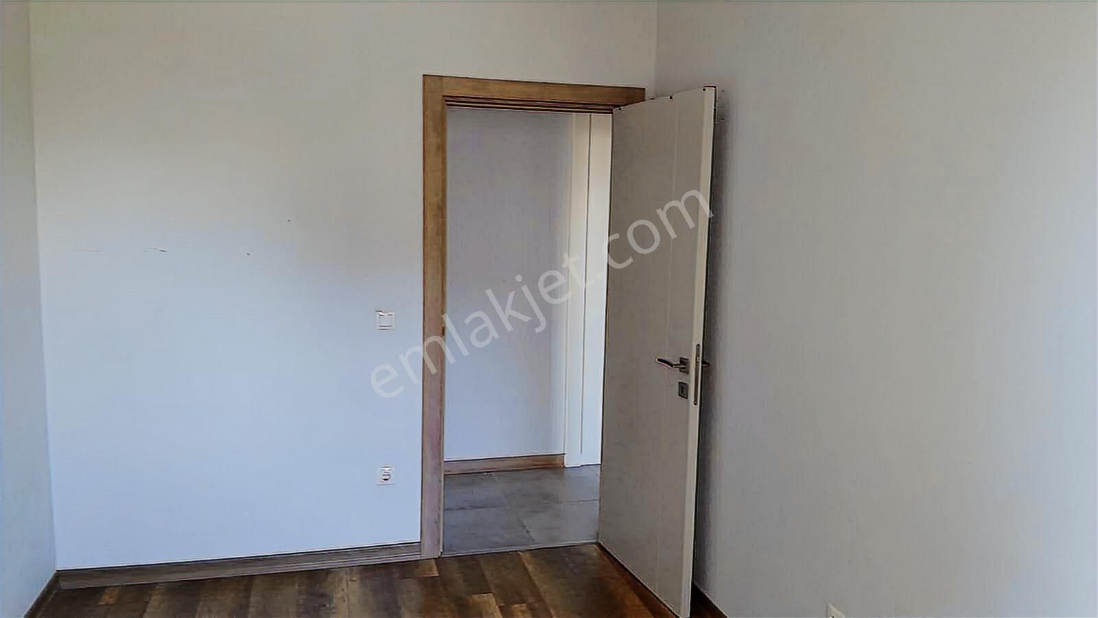 Emlakkonut C 2 Blokta 3+1 145 M2 Satılık Daıre 11.300.000 Tl - Görsel 16