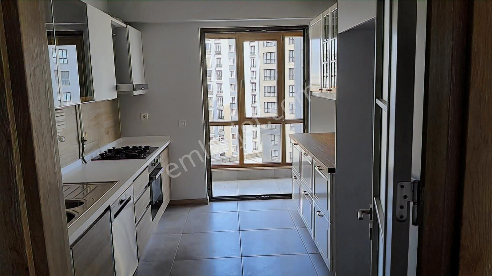 Emlakkonut C 2 Blokta 3+1 145 M2 Satılık Daıre 11.300.000 Tl - Görsel 24