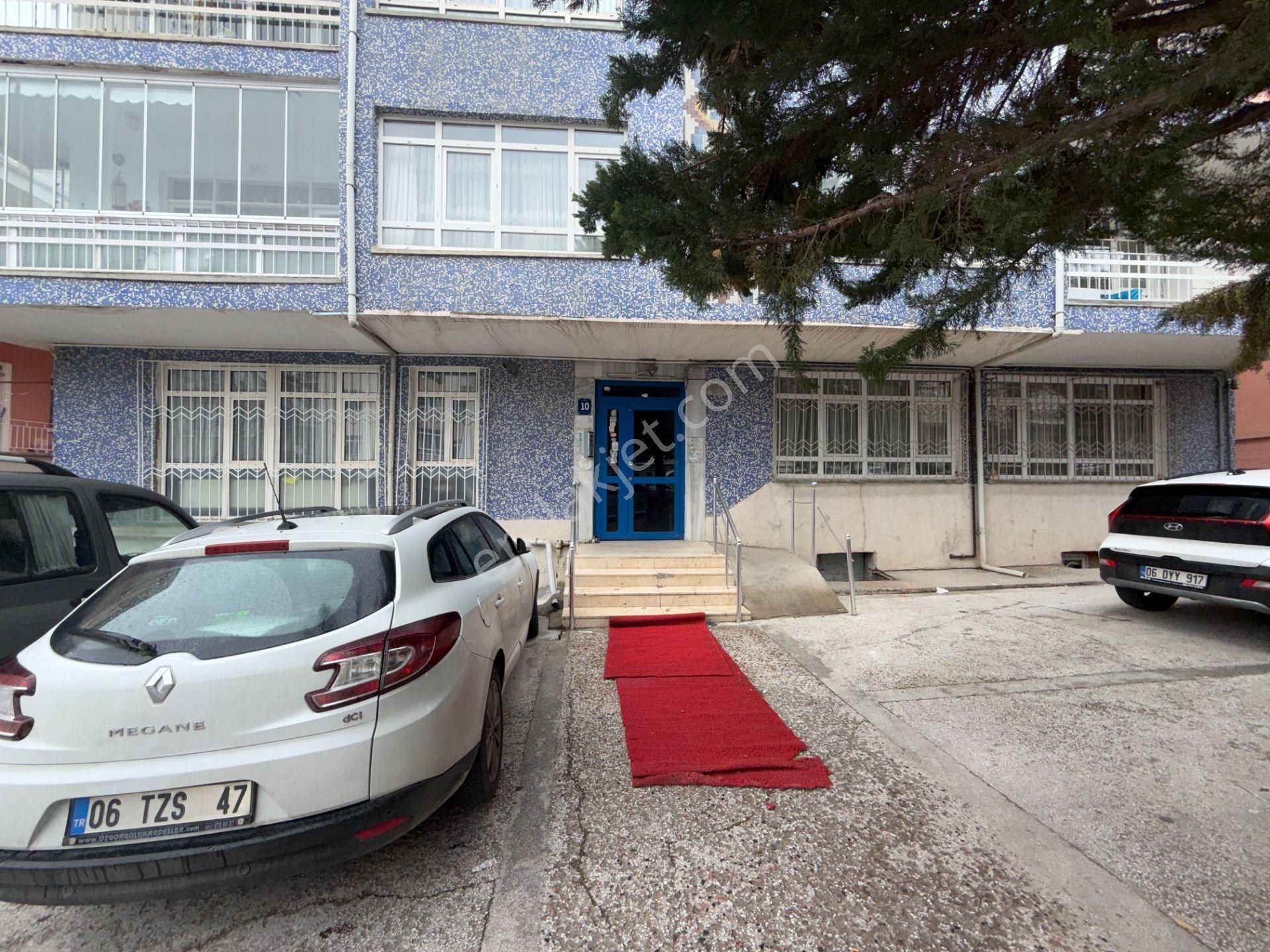 Gazino'da Giriş Katta 3+1 Daire, 75m², Ön Cephe - Görsel 27