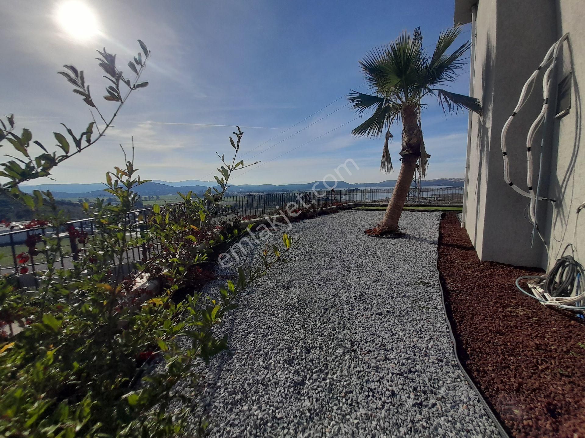 Muğla Milas Dörttepe Göl Manzarali 1+1 Satılık Daire