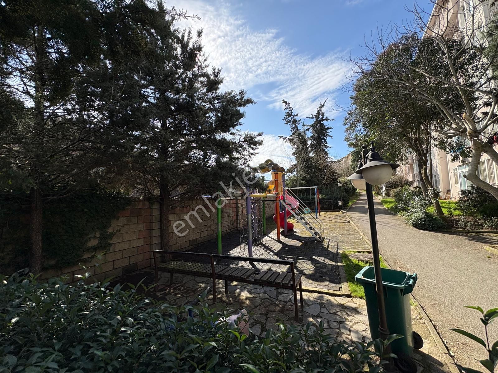 Çengelköy Ata 2 Sitesi 'nde Bahçe Kullanımlı Kiralık 2+1 Daire - Görsel 27