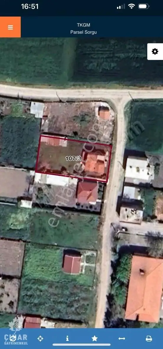 Balıkesir Yakupköy'de 800m² İmarlı Arsa (2 Katlı Yapı Mevcut)