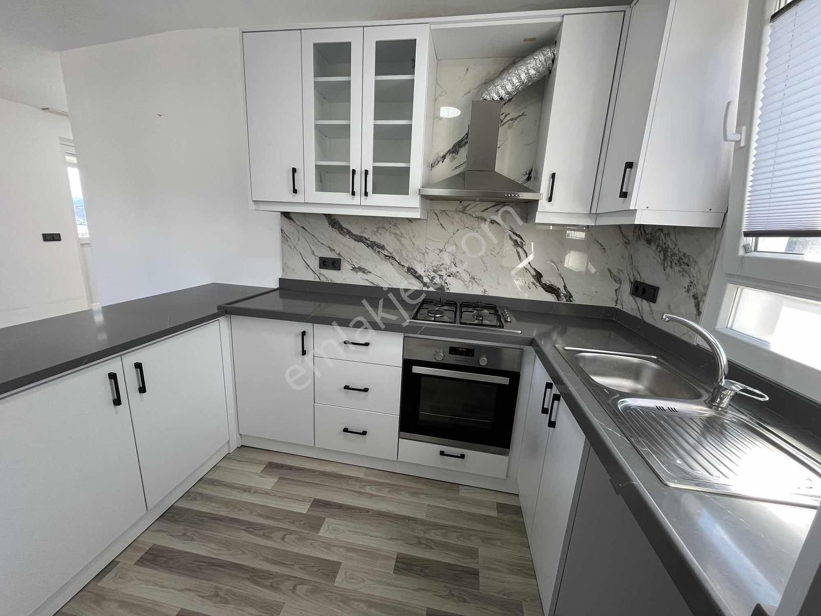 Bodrum Merkezde Yıllık Kiralık Eşyasız 2+1 Daire - Görsel 24