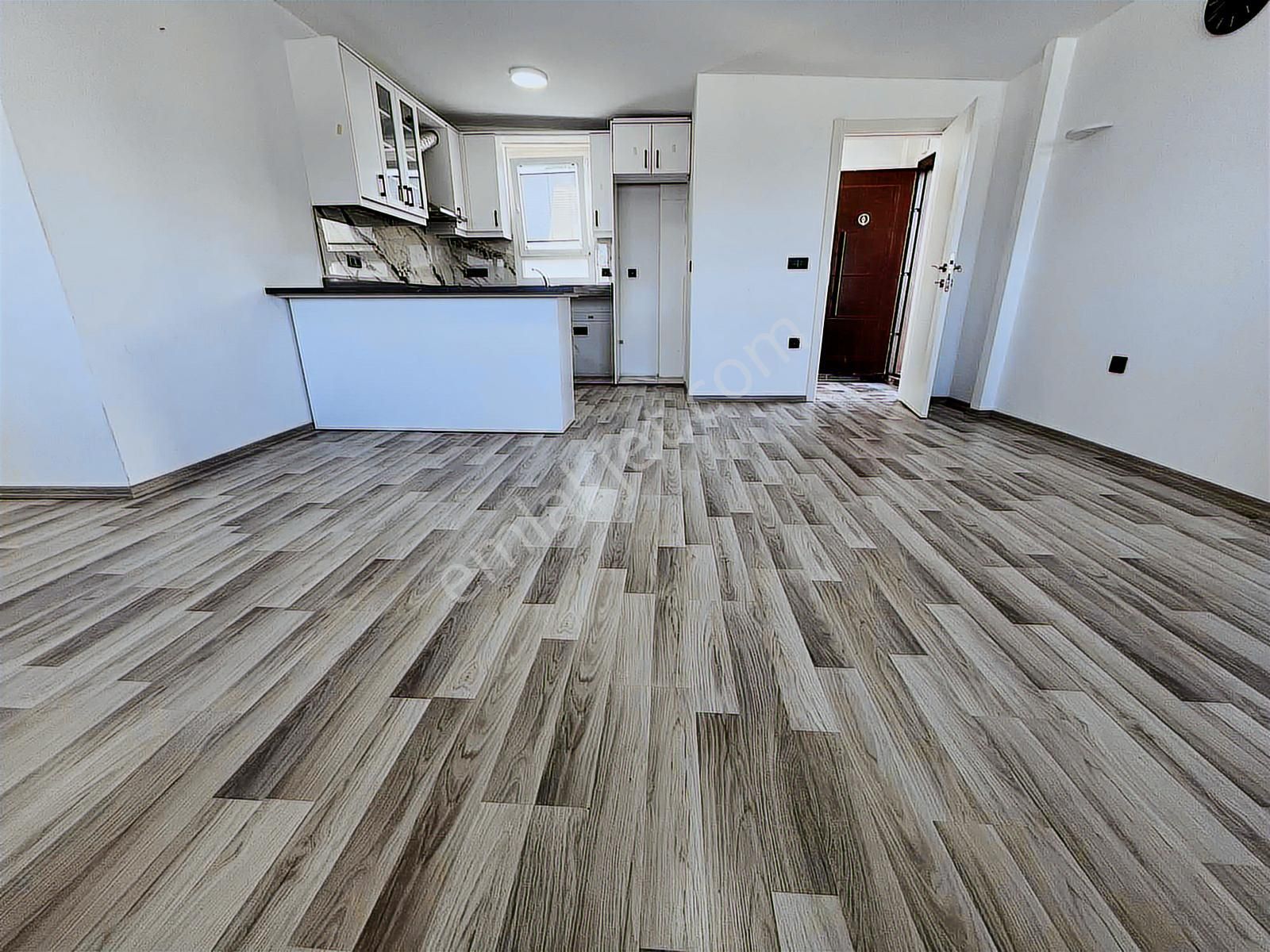 Bodrum Merkezde Yıllık Kiralık Eşyasız 2+1 Daire - Görsel 3