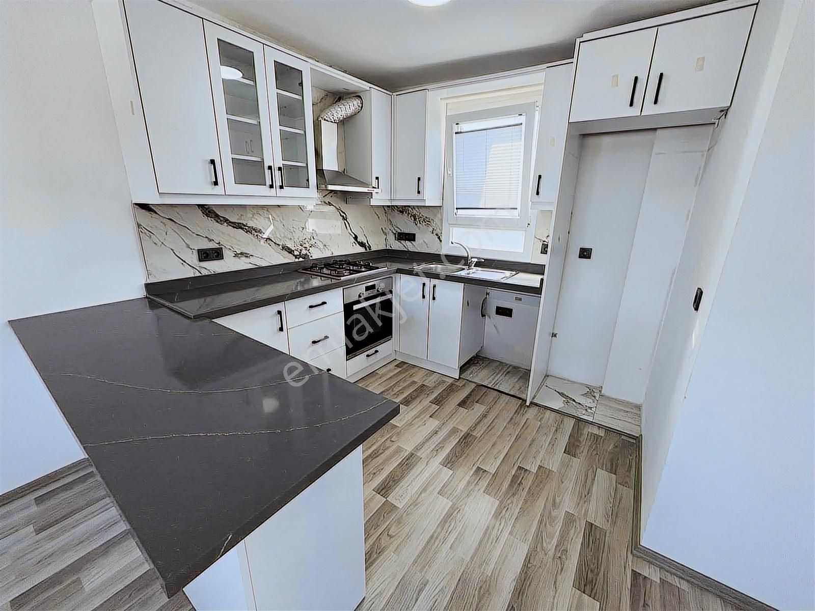 Bodrum Merkezde Yıllık Kiralık Eşyasız 2+1 Daire - Görsel 23