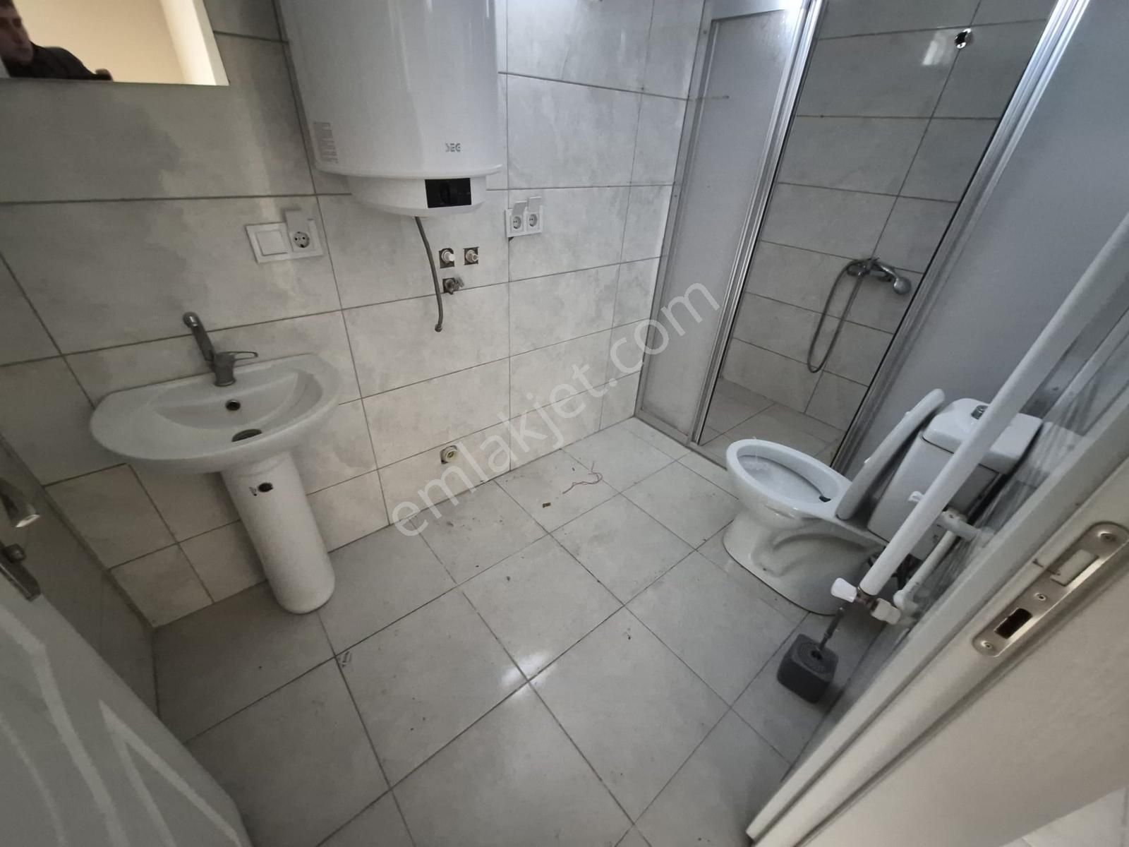 Demir Gayrimenkul'den Kiralık 2+1 Çarşı Merkezine Yakın Daire - Görsel 5