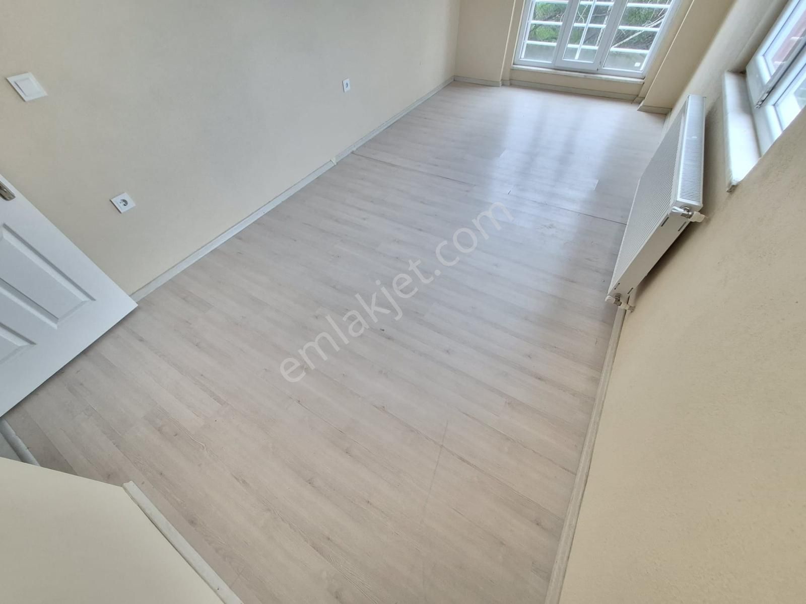 Demir Gayrimenkul'den Kiralık 2+1 Çarşı Merkezine Yakın Daire - Görsel 3