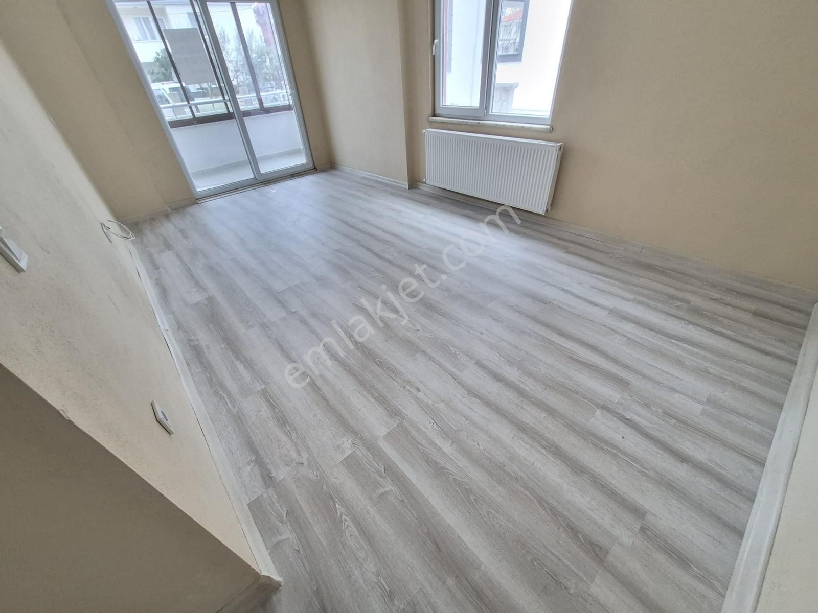 Demir Gayrimenkul'den Kiralık 2+1 Çarşı Merkezine Yakın Daire - Görsel 12