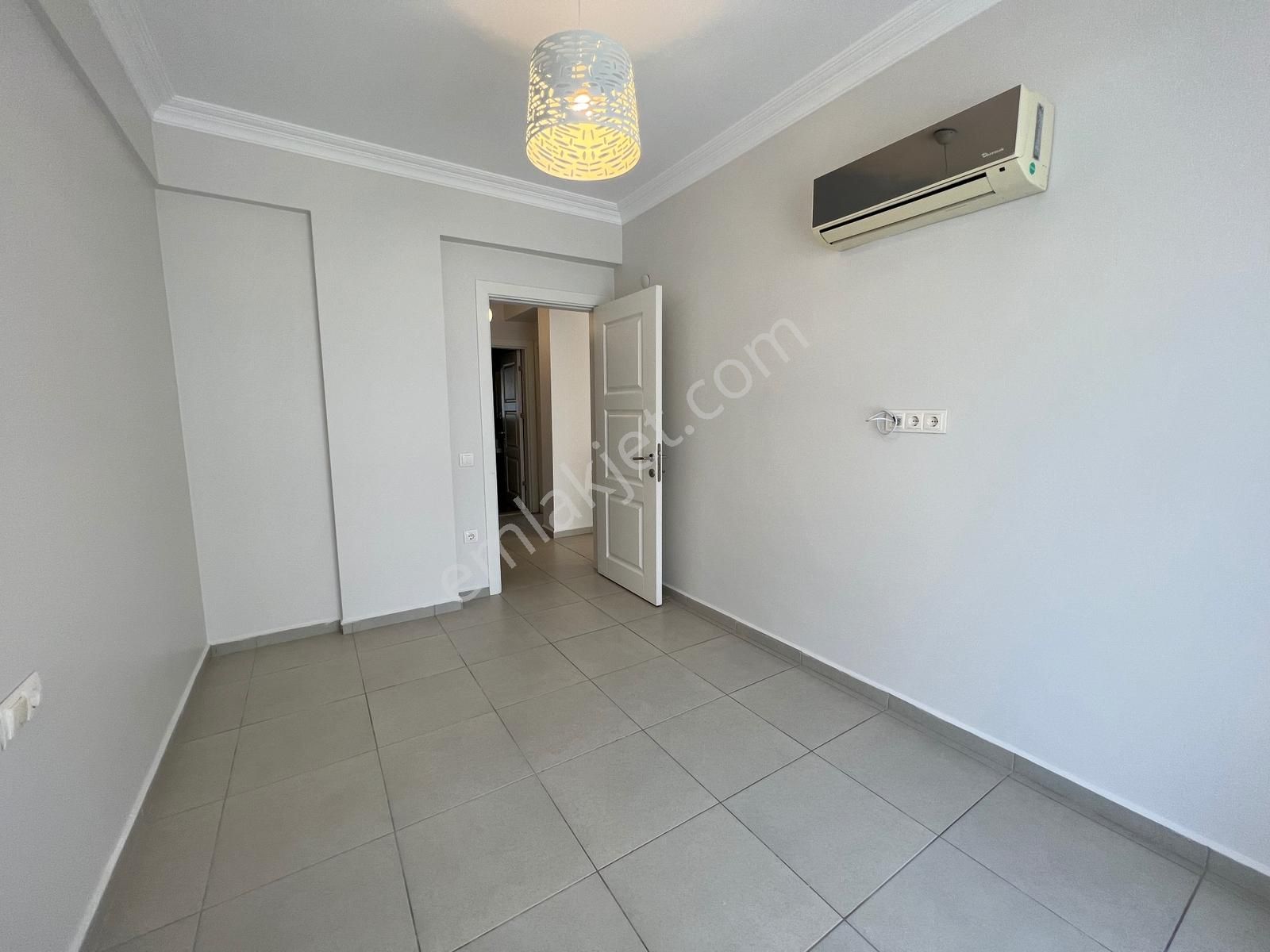 Foça Mahallesi Sahile 1200m | Site İçinde 2+1 Bahçe Katı - Görsel 22