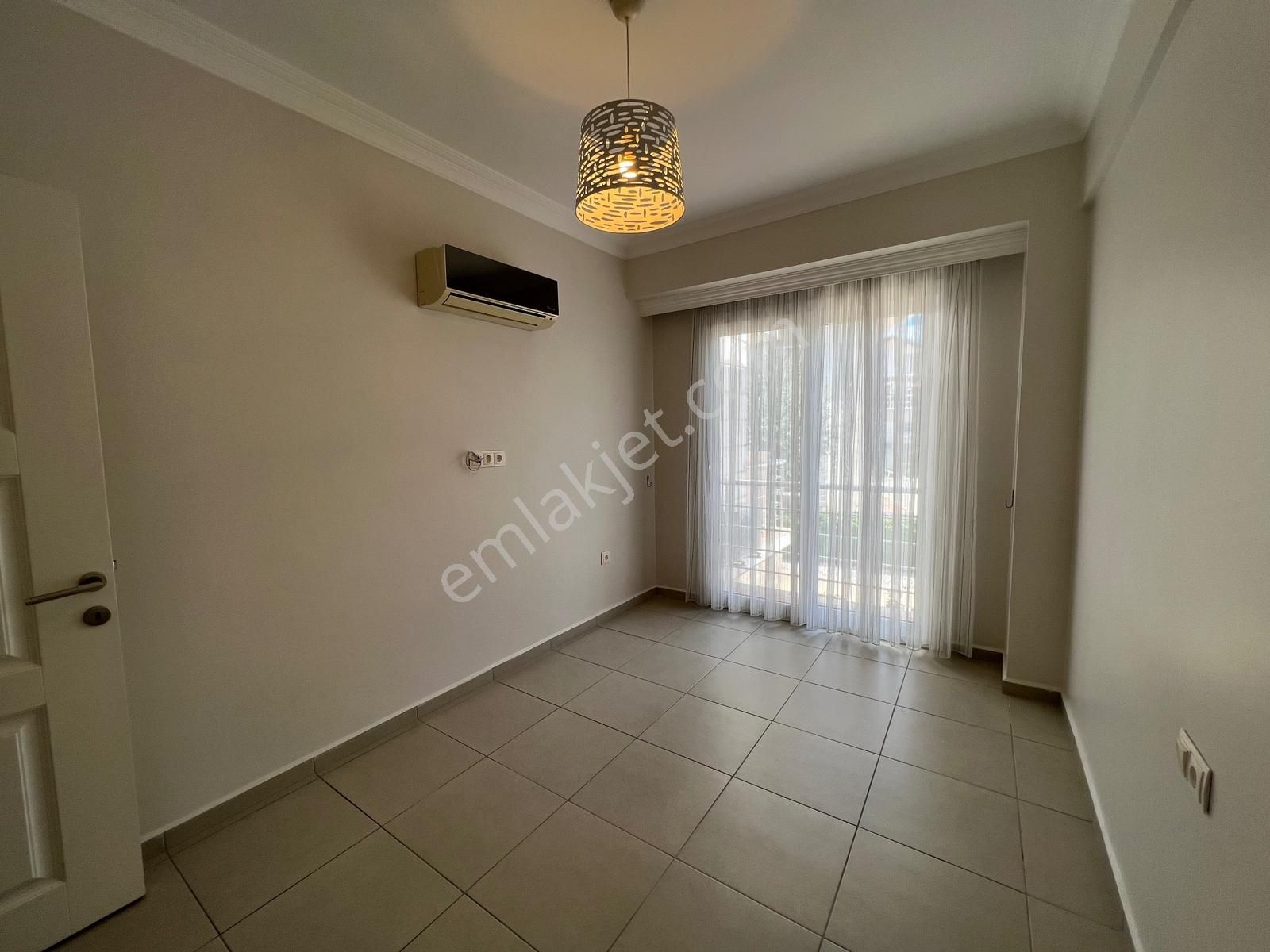 Foça Mahallesi Sahile 1200m | Site İçinde 2+1 Bahçe Katı - Görsel 21