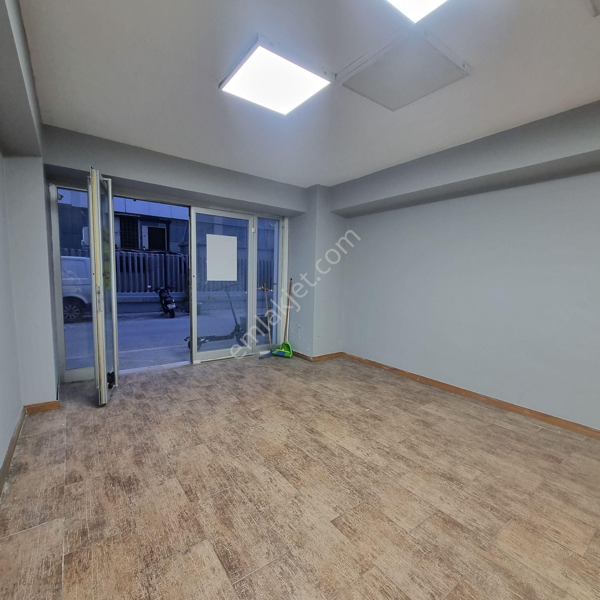 E-5 Üzeri Beyaz Center’da Kiralık Dükkan | 40 M² |